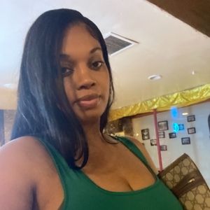 Meet your Posher, Monique